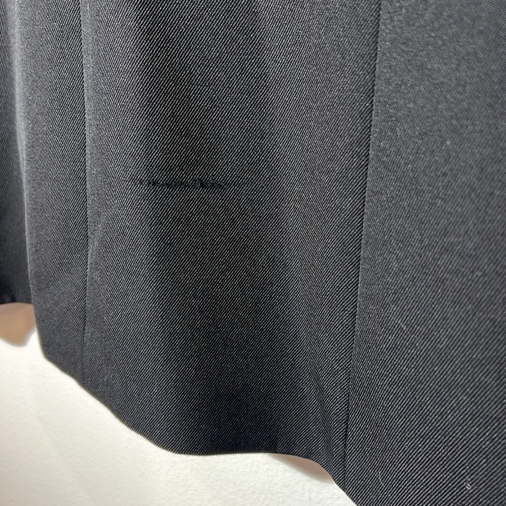 Malory Blazer - Picture 8 of 9